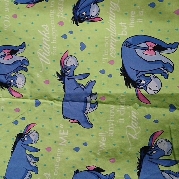 Disney Green Eeyore Print Scrub Top Sz L - Picture 7 of 8